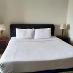 Plaza Service Apartment At Times Square