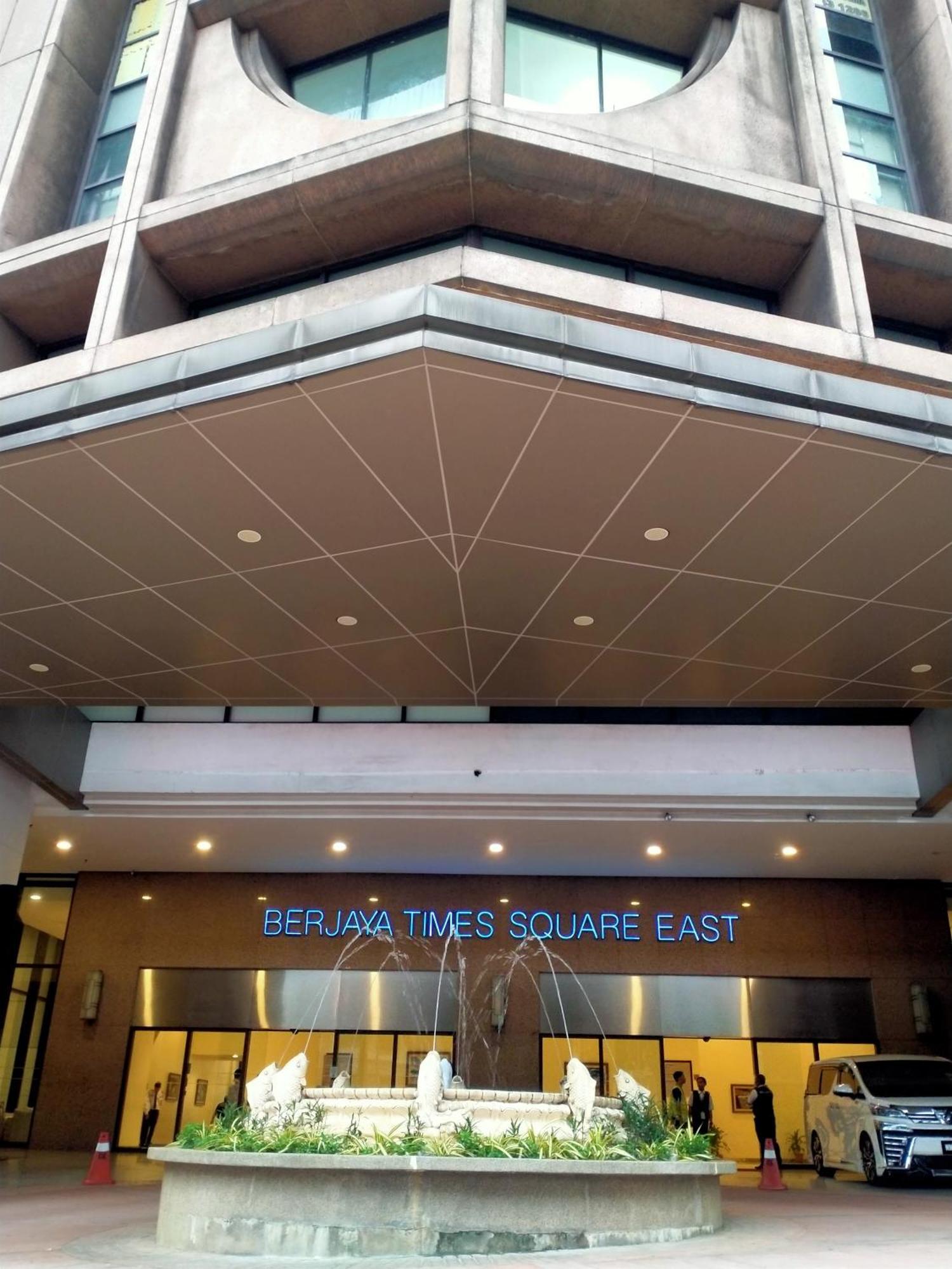 Plaza Service Apartment At Berjaya Times Square Pangsapuri