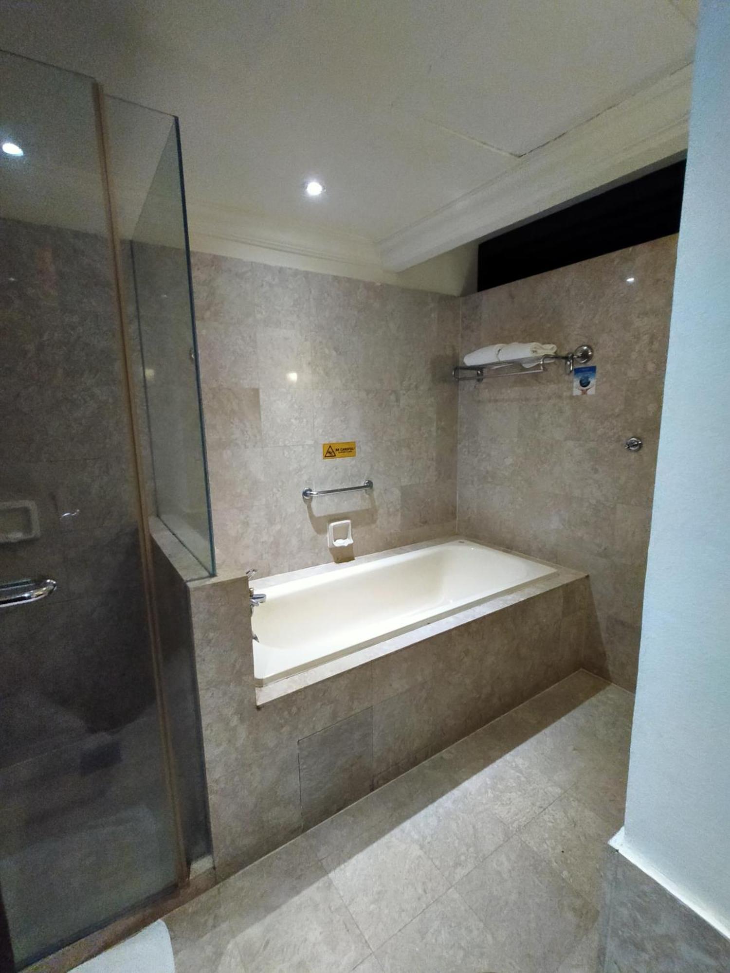 Plaza Service Apartment At Berjaya Times Square Apartment
