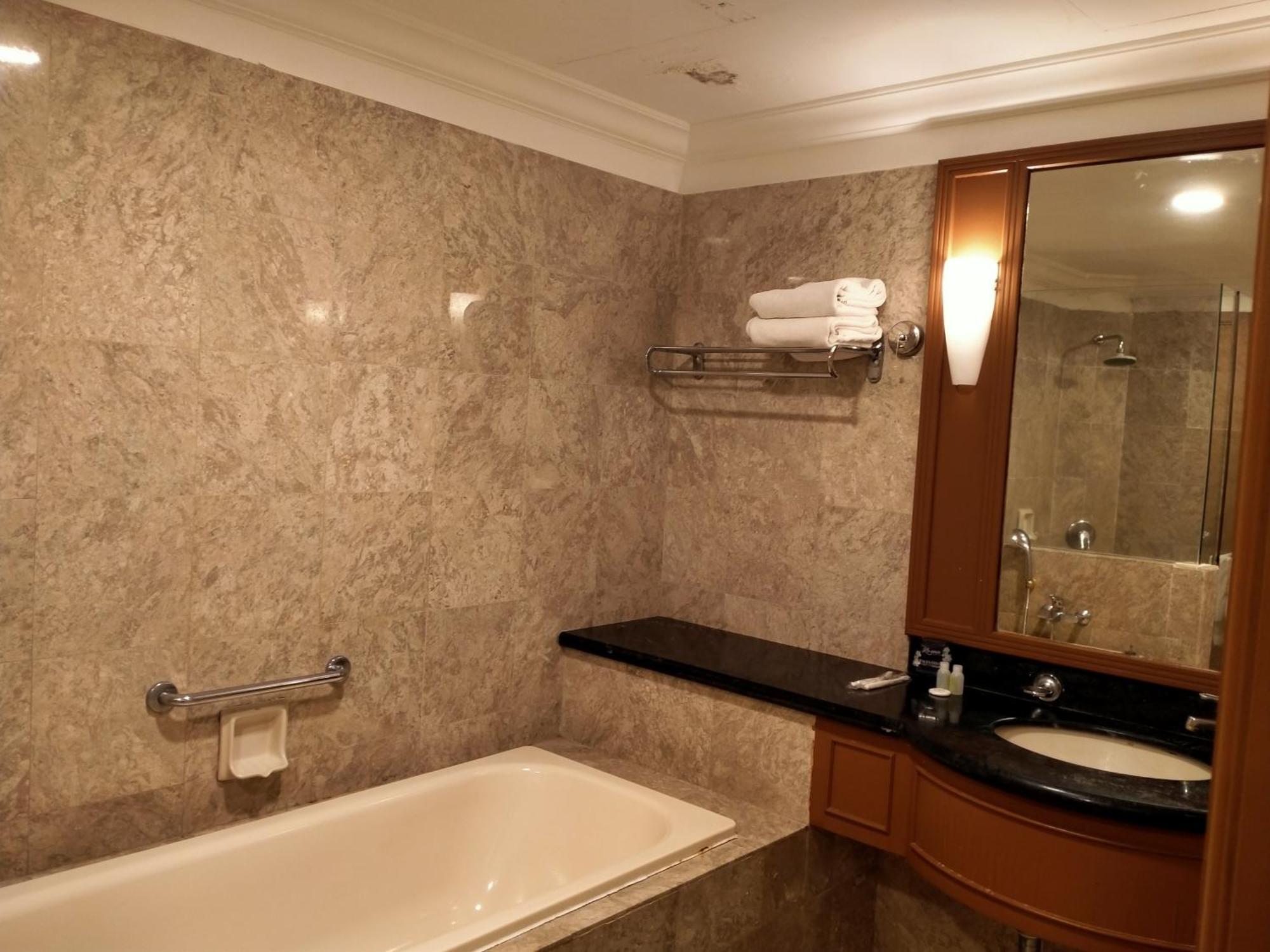 Plaza Service Apartment At Berjaya Times Square Apartment